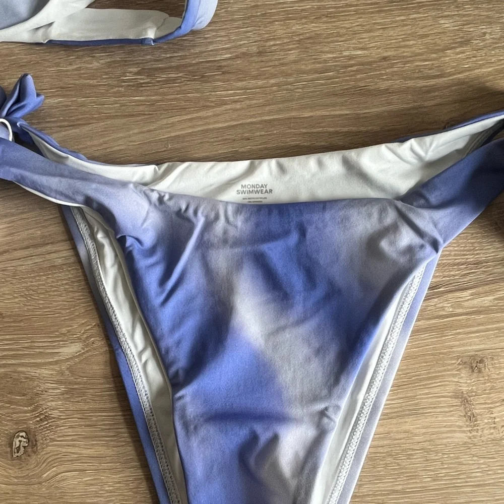 - NWT Monday Swimwear SET Bikini Swimsuit Palm Springs Top & Wategos Bottom